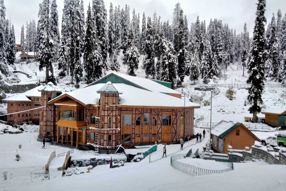 Kashmir Snow Dhamaka 2* Budget (Every Monday) image